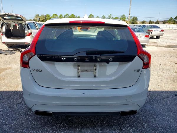 2017 VOLVO V60 Premier