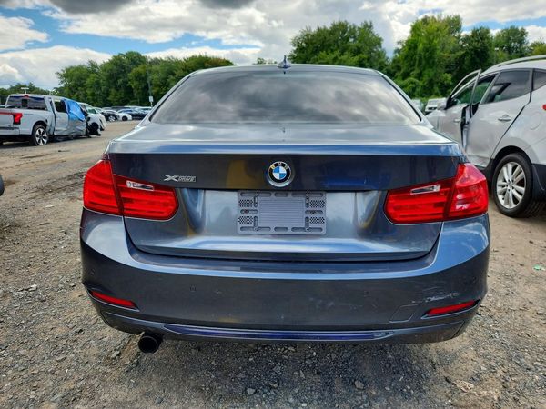 2015 BMW 320