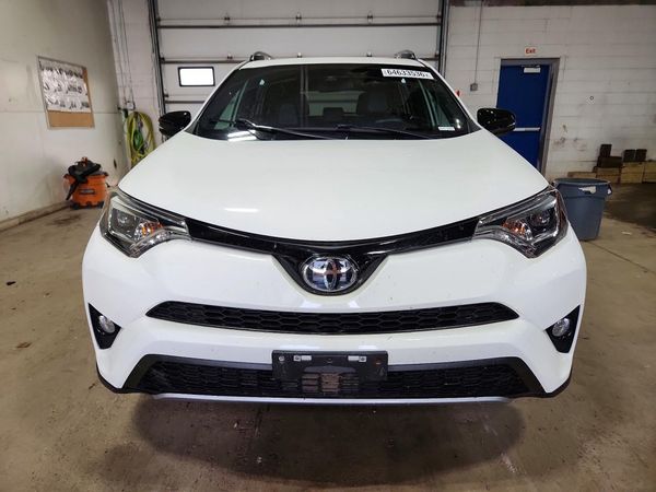 2017 TOYOTA RAV4 SE