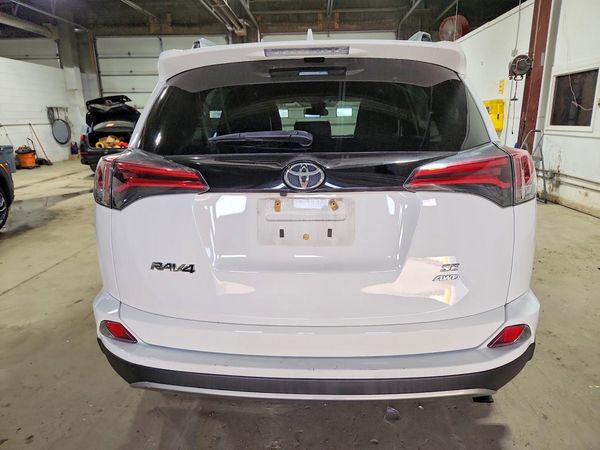 2017 TOYOTA RAV4 SE