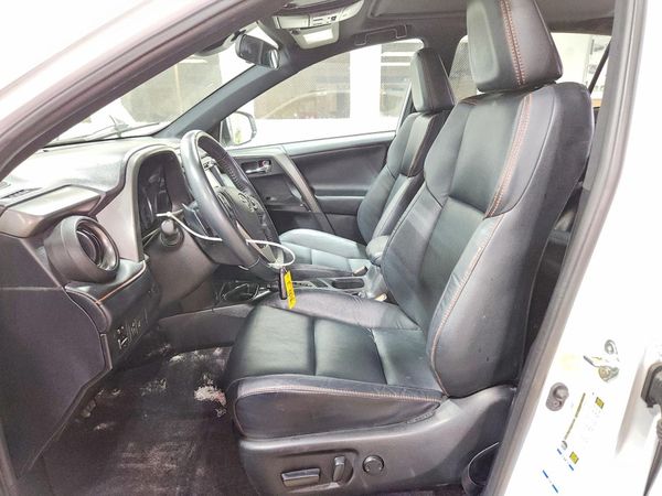 2017 TOYOTA RAV4 SE