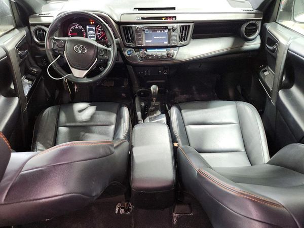 2017 TOYOTA RAV4 SE