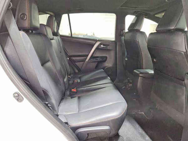 2017 TOYOTA RAV4 SE