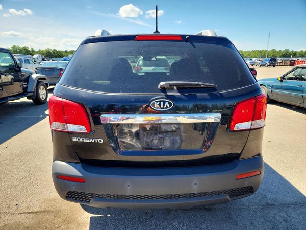 2013 KIA SORENTO Base / LX