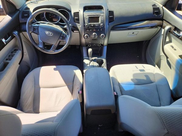 2013 KIA SORENTO Base / LX