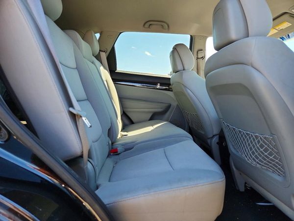 2013 KIA SORENTO Base / LX