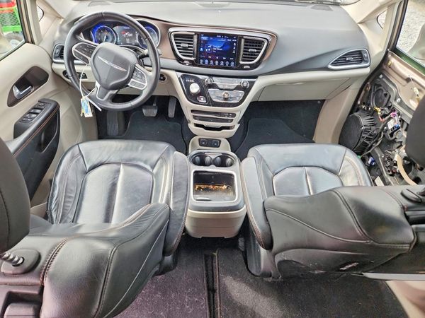 2017 CHRYSLER PACIFICA