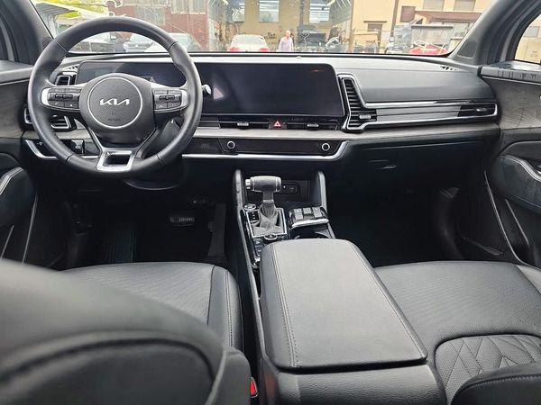 2025 KIA SPORTAGE X-LINE
