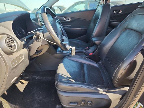 2018 HYUNDAI KONA SEL with Tech Pkg