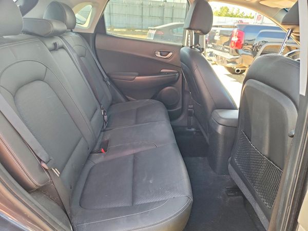2018 HYUNDAI KONA SEL with Tech Pkg