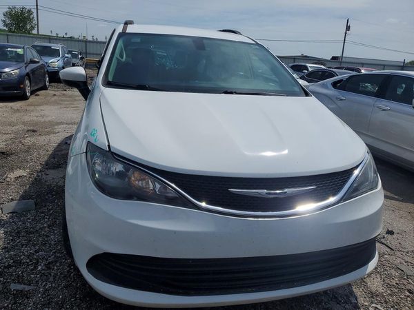 2020 CHRYSLER VOYAGER LXI