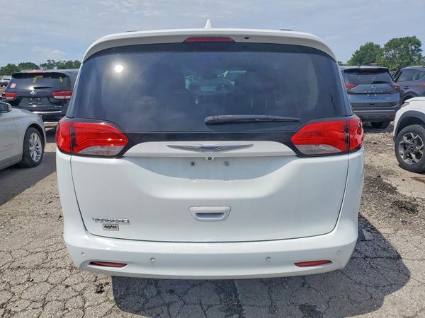2020 CHRYSLER VOYAGER LXI