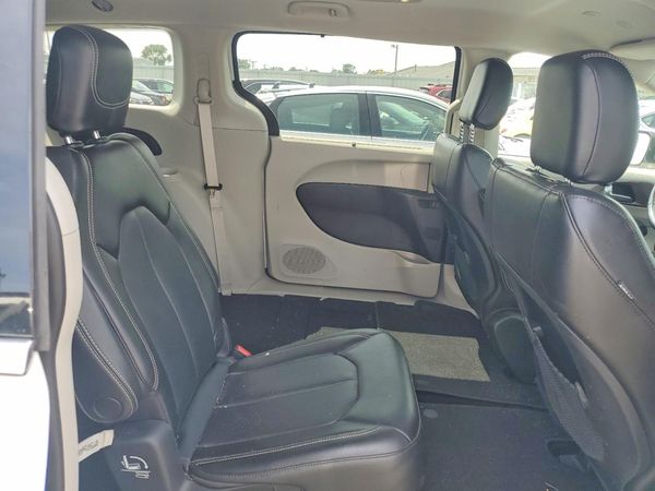 2020 CHRYSLER VOYAGER LXI