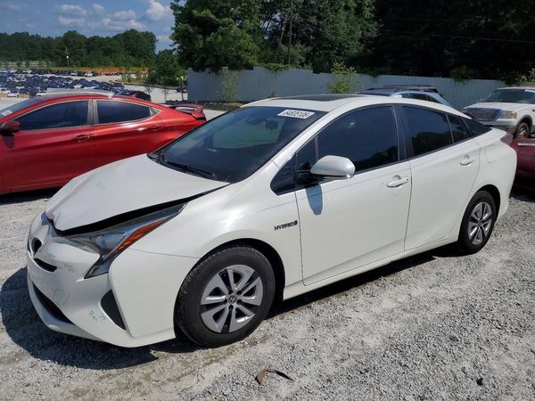 2016 TOYOTA PRIUS