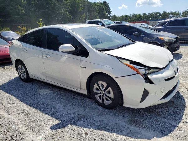 2016 TOYOTA PRIUS
