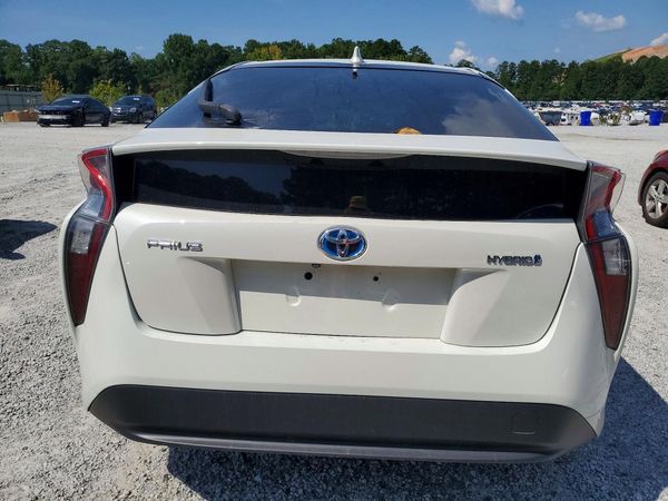 2016 TOYOTA PRIUS