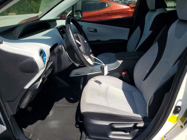 2016 TOYOTA PRIUS