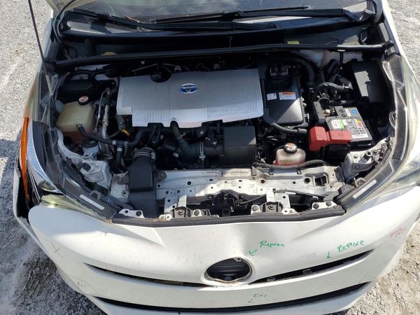 2016 TOYOTA PRIUS