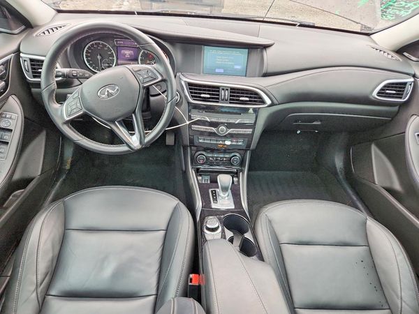 2017 INFINITI QX30