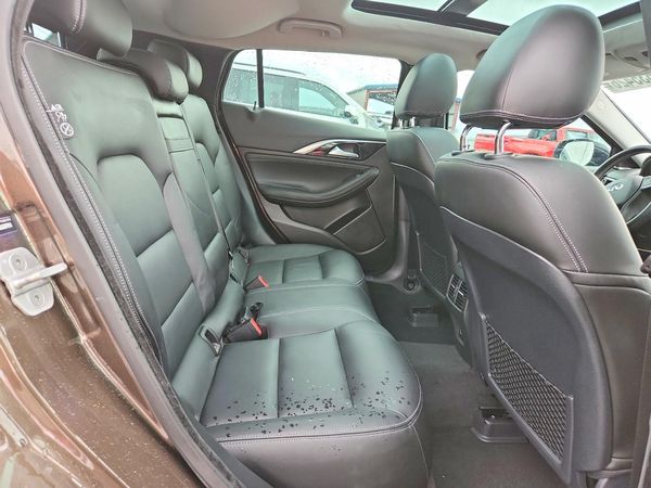 2017 INFINITI QX30
