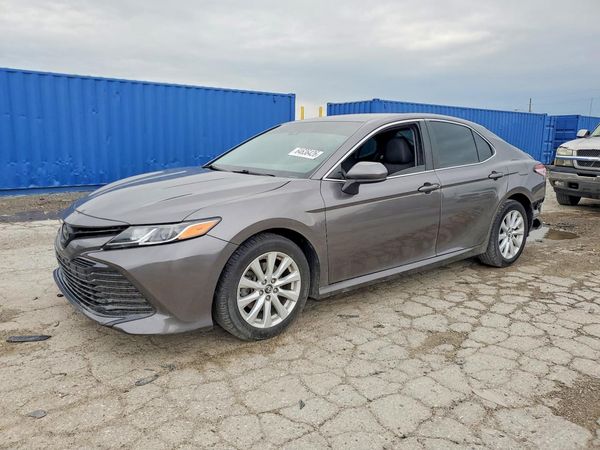 2018 TOYOTA CAMRY