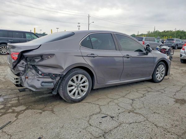 2018 TOYOTA CAMRY