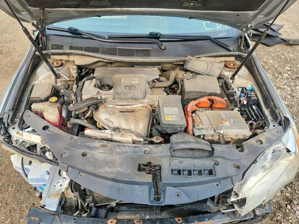 2017 TOYOTA CAMRY SOLA LE/SE/XLE Hybrid — Engine bay