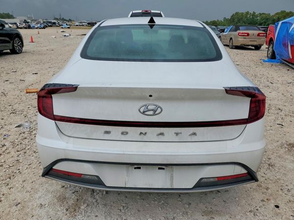 2022 HYUNDAI SONATA SE
