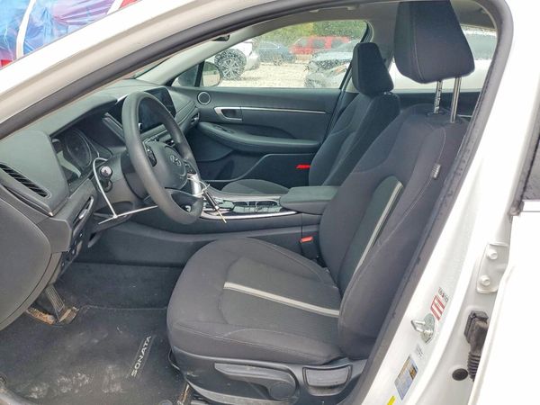 2022 HYUNDAI SONATA SE
