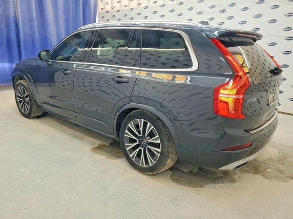 2021 VOLVO XC90 Momentum