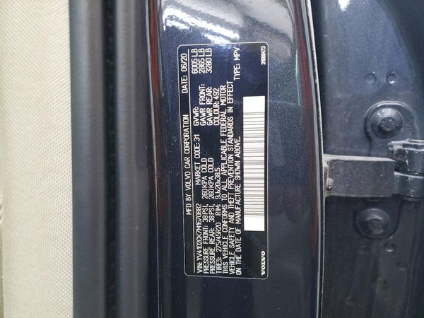 2021 VOLVO XC90 Momentum