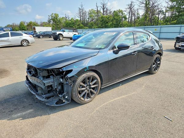 2022 MAZDA 3 Premium Plus Package