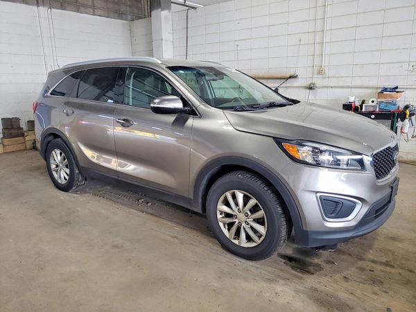 2017 KIA SORENTO L, LX