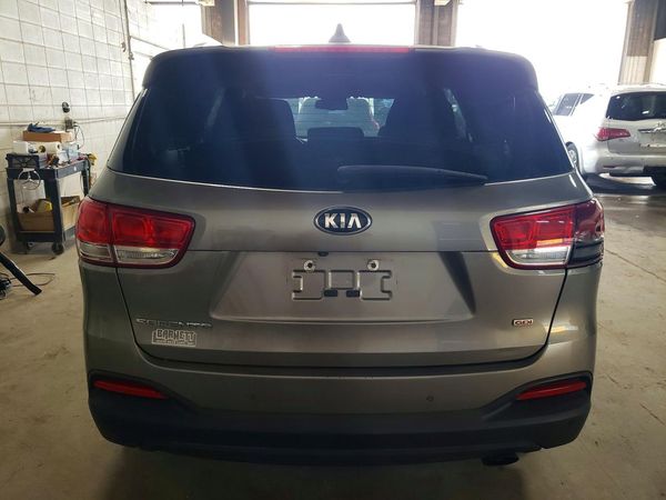 2017 KIA SORENTO L, LX