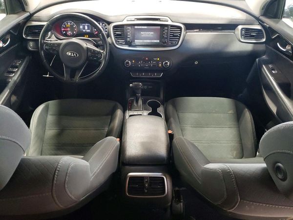 2017 KIA SORENTO L, LX