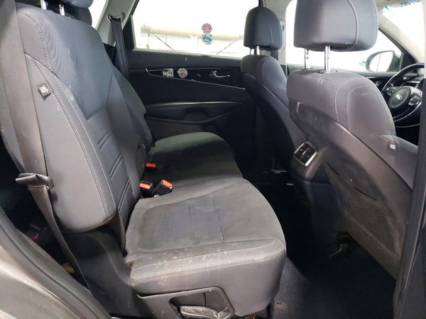 2017 KIA SORENTO L, LX