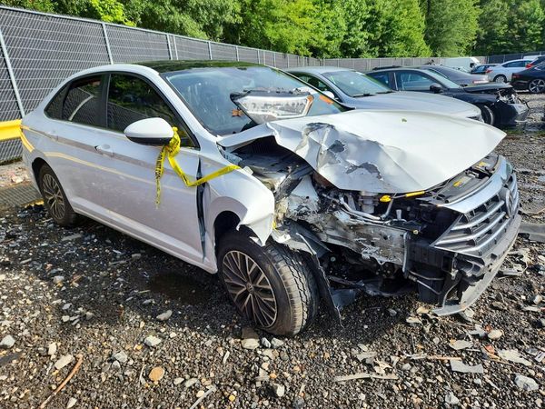 2021 VOLKSWAGEN JETTA S / SE / R-Line — Passenger 3/4