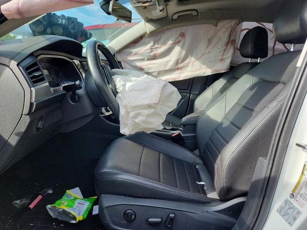 2021 VOLKSWAGEN JETTA S / SE / R-Line — DENT