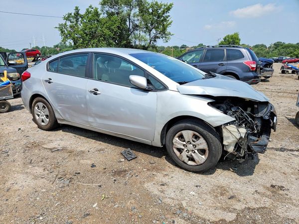 2016 KIA FORTE GL (Middle-Low Grade)