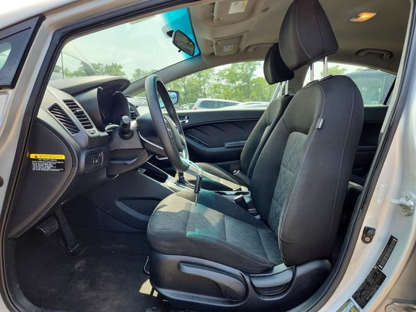 2016 KIA FORTE GL (Middle-Low Grade)
