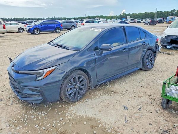 2026 TOYOTA COROLLA SE