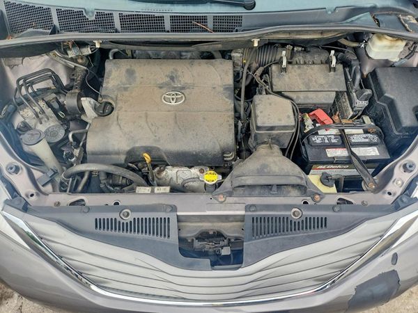 2014 TOYOTA SIENNA