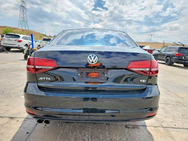2018 VOLKSWAGEN JETTA