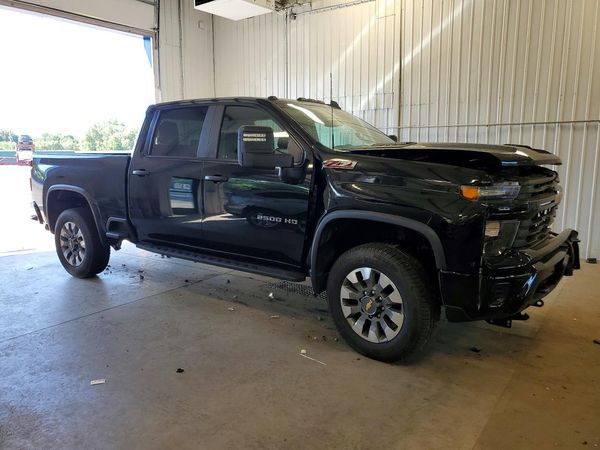 2024 CHEVROLET SILVERADO Custom — Passenger 3/4