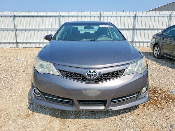 2014 TOYOTA CAMRY