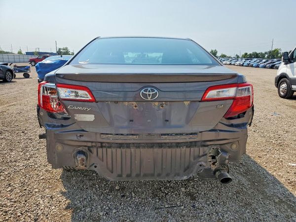 2014 TOYOTA CAMRY