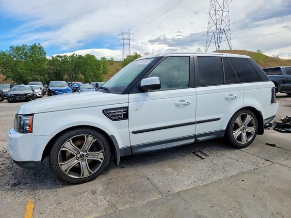 2012 LAND ROVER RANGEROVER HSE LUX — Front 3/4