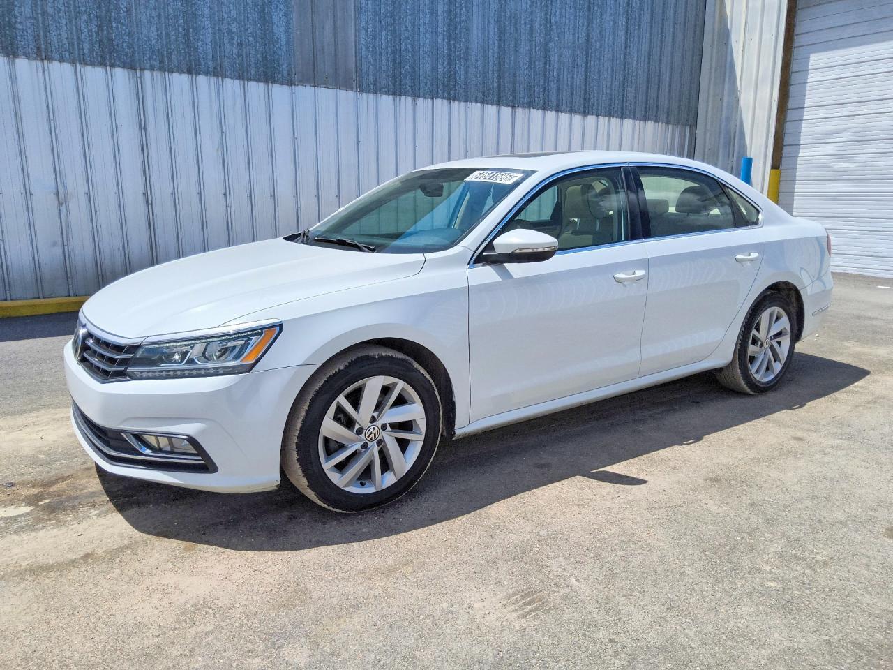 2018 VOLKSWAGEN PASSAT SE, SE w/ Technology — Front 3/4