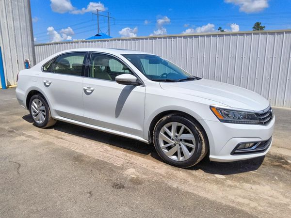 2018 VOLKSWAGEN PASSAT SE, SE w/ Technology — Passenger 3/4
