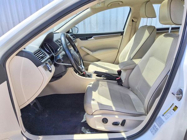2018 VOLKSWAGEN PASSAT SE, SE w/ Technology — DENT